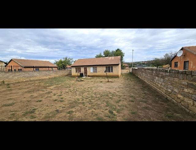 3 BEDROOM HOUSE FOR SALE IN LOTUS GARDENS